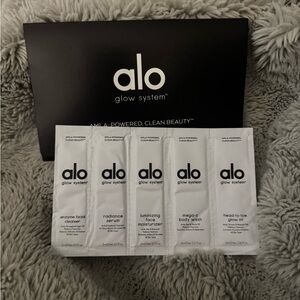 ALO Yoga Black and White Skincare Sample Kit